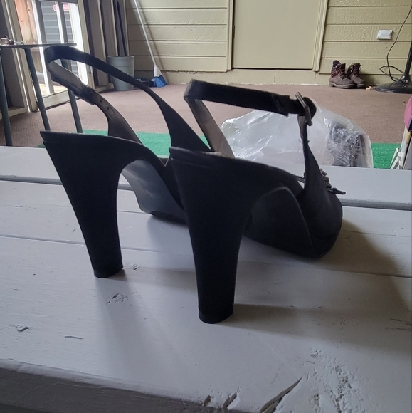 Bandolino Black Heel - Picture 2 of 5